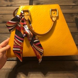 100% Authentic Louis Vuitton Vernis Forsyth Bag